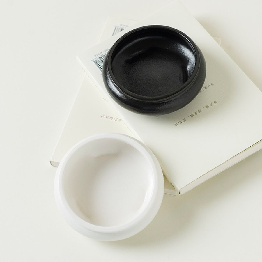 Handcrafted Zen Three-Legged Incense Burner - Black & White | Joy Flow My Store