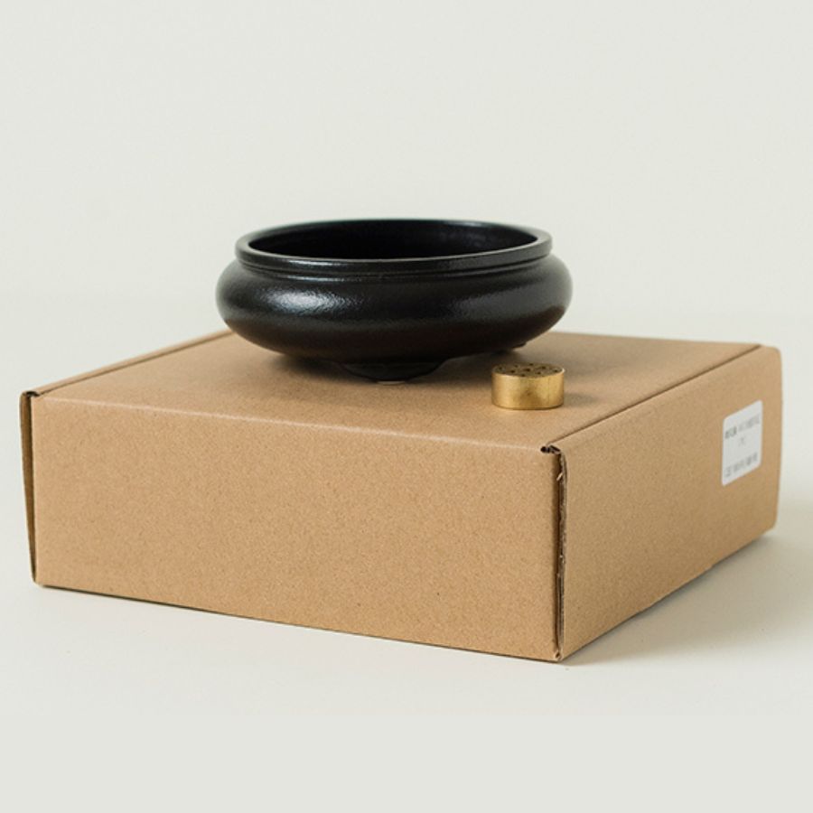 Handcrafted Zen Three-Legged Incense Burner - Black & White | Joy Flow My Store