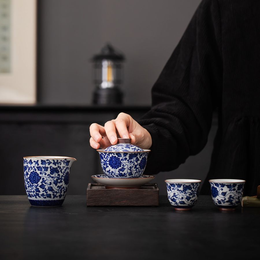 Blue and white porcelain gaiwan
