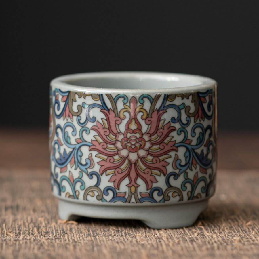 Chinese style incense holder