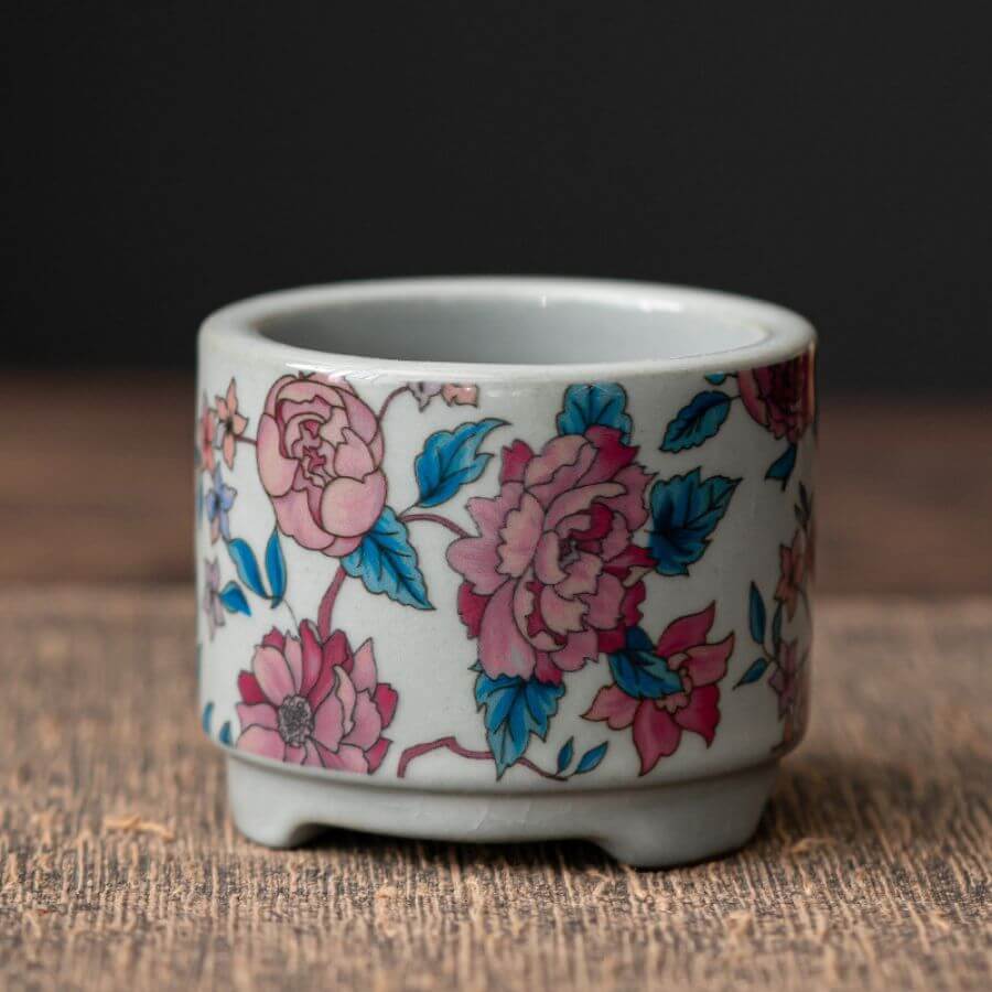 Chinese style incense holder