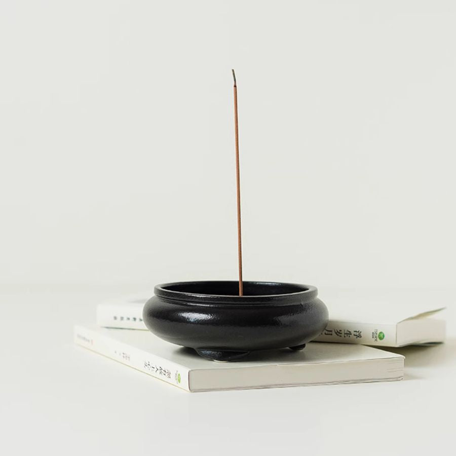 Handcrafted Zen Three-Legged Incense Burner - Black & White | Joy Flow