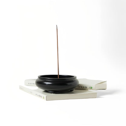 Handcrafted Zen Three-Legged Incense Burner - Black & White | Joy Flow